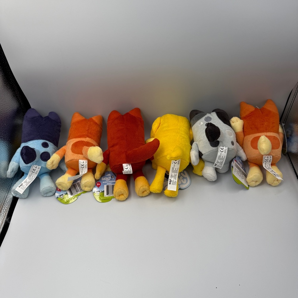 Bluey 6" Plush Lot of 6 Bluey, Bingo, Rusty, Lucky, and Muffin - Picture 2 of 7
